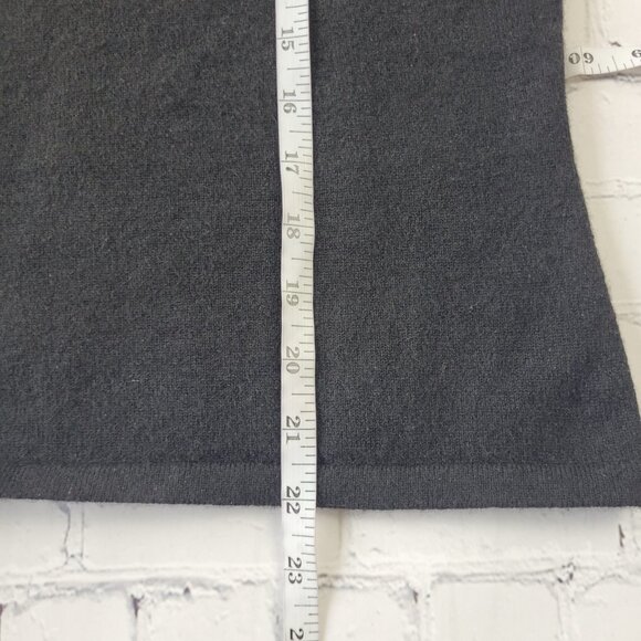 Ann Taylor Woman’s Black 100% cashmere v-neck pullover sweater size M - Picture 6 of 12